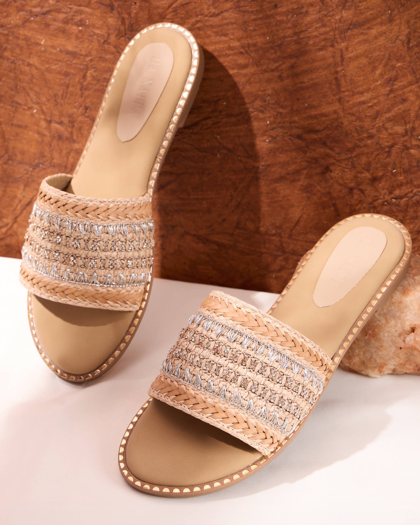 Sandora Flats