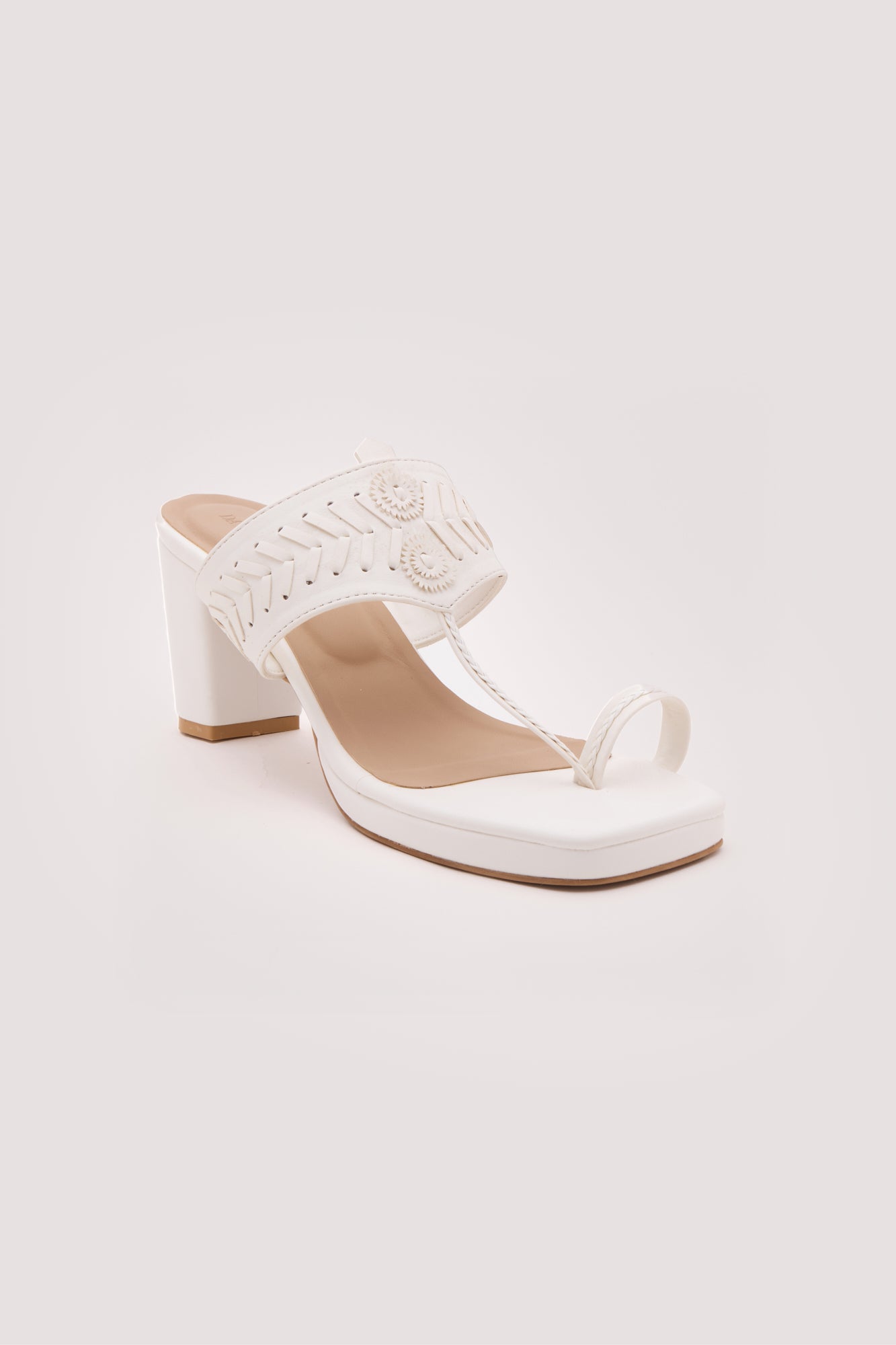 Myra Kolhapuri Heels(White)