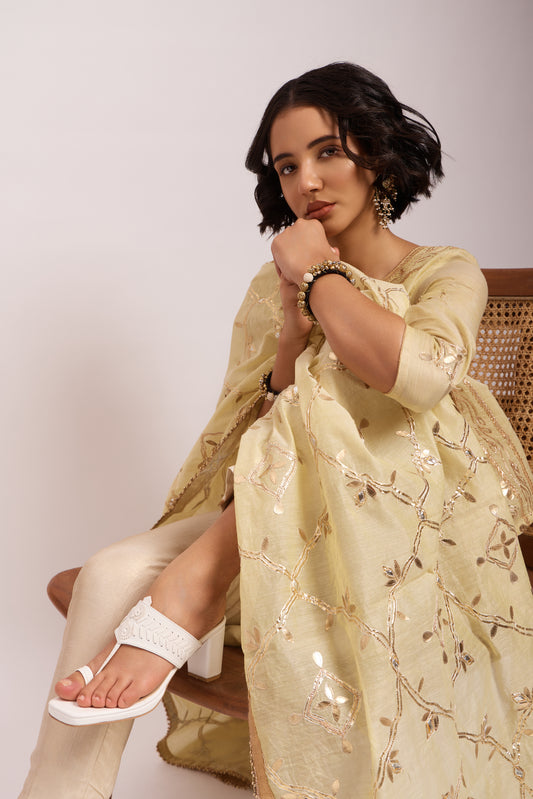 Myra Kolhapuri Heels(White)